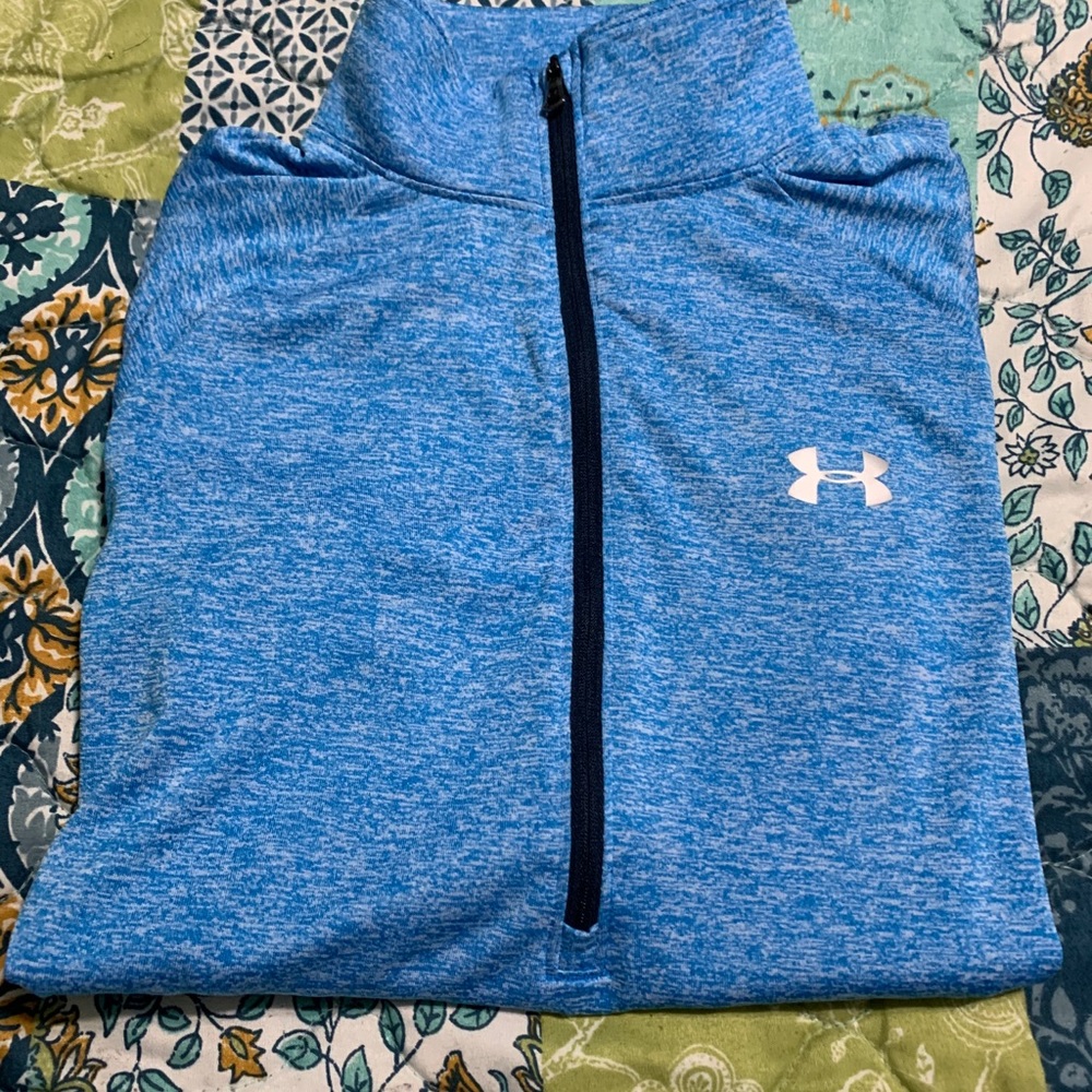 Under Armour heat gear top in heather blue, small